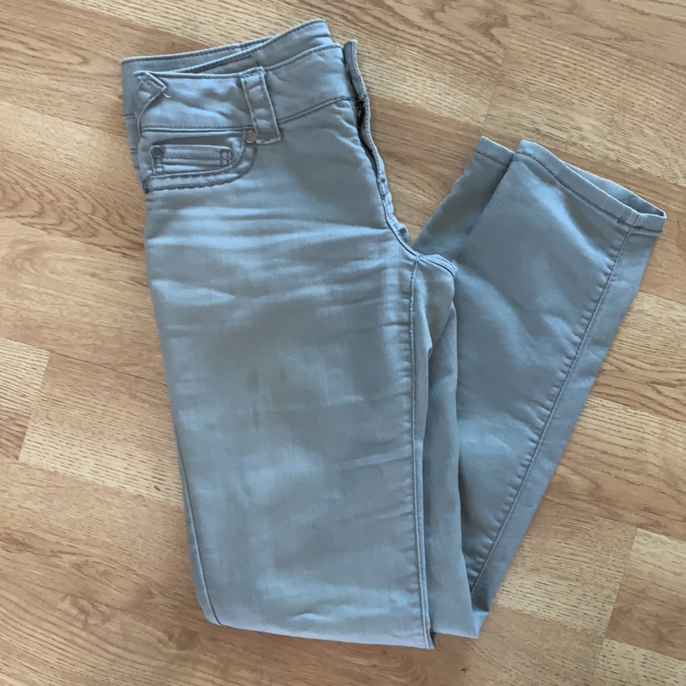 2x Jeans, 2x Shirts,
